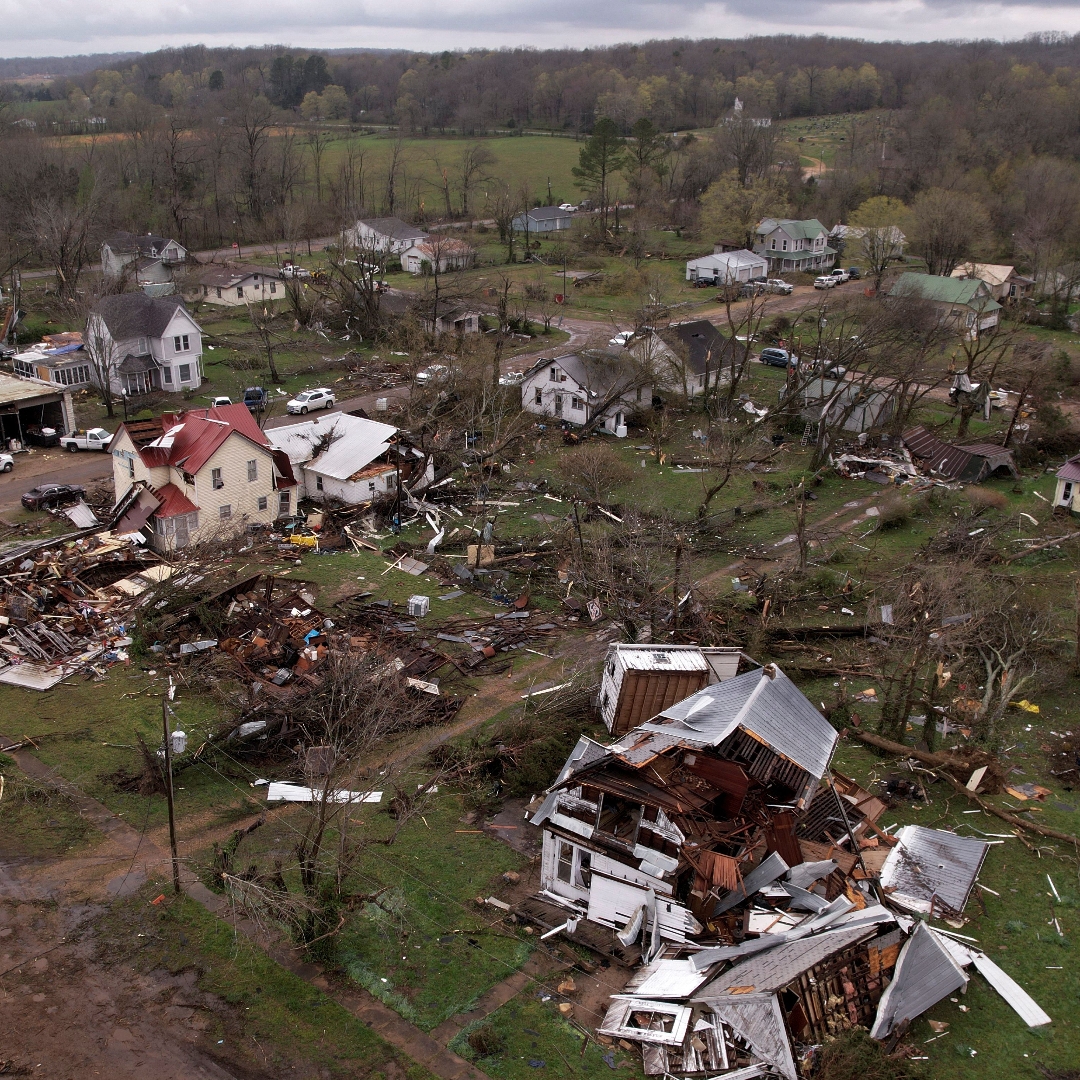 Deadly tornadoes hit US Midwest