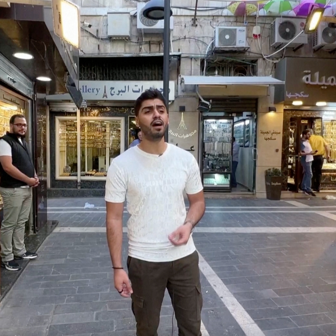 Meet the Jordanian singer serenading on the streets of Amman