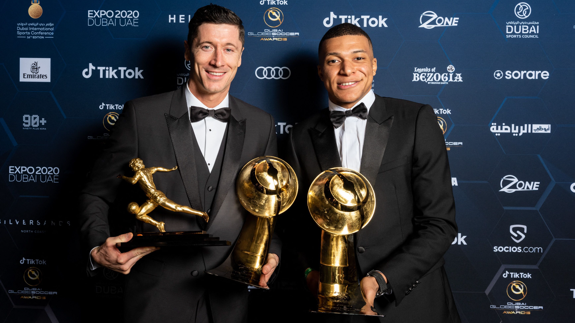 Globe soccer awards 2024. Globe soccer awards 2024. Золотой глобус в футболе. Роберт левандовски золотой мяч. Премия globe soccer awards.